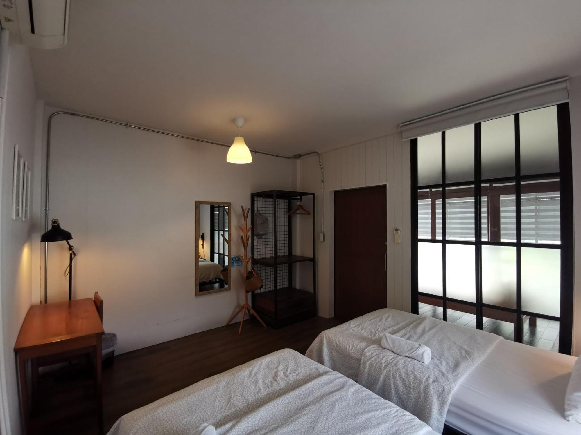曼谷 Liaw Base House旅舍 外观 照片