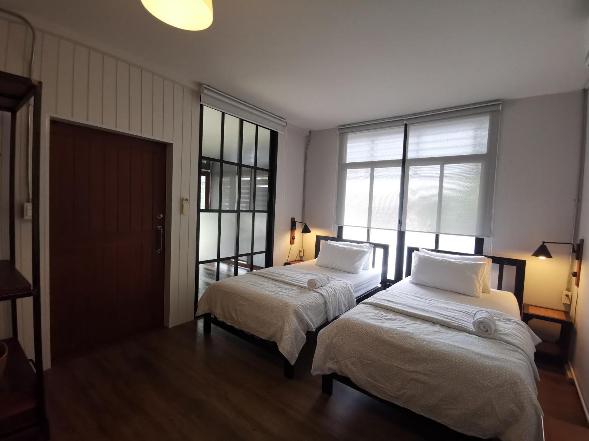曼谷 Liaw Base House旅舍 外观 照片