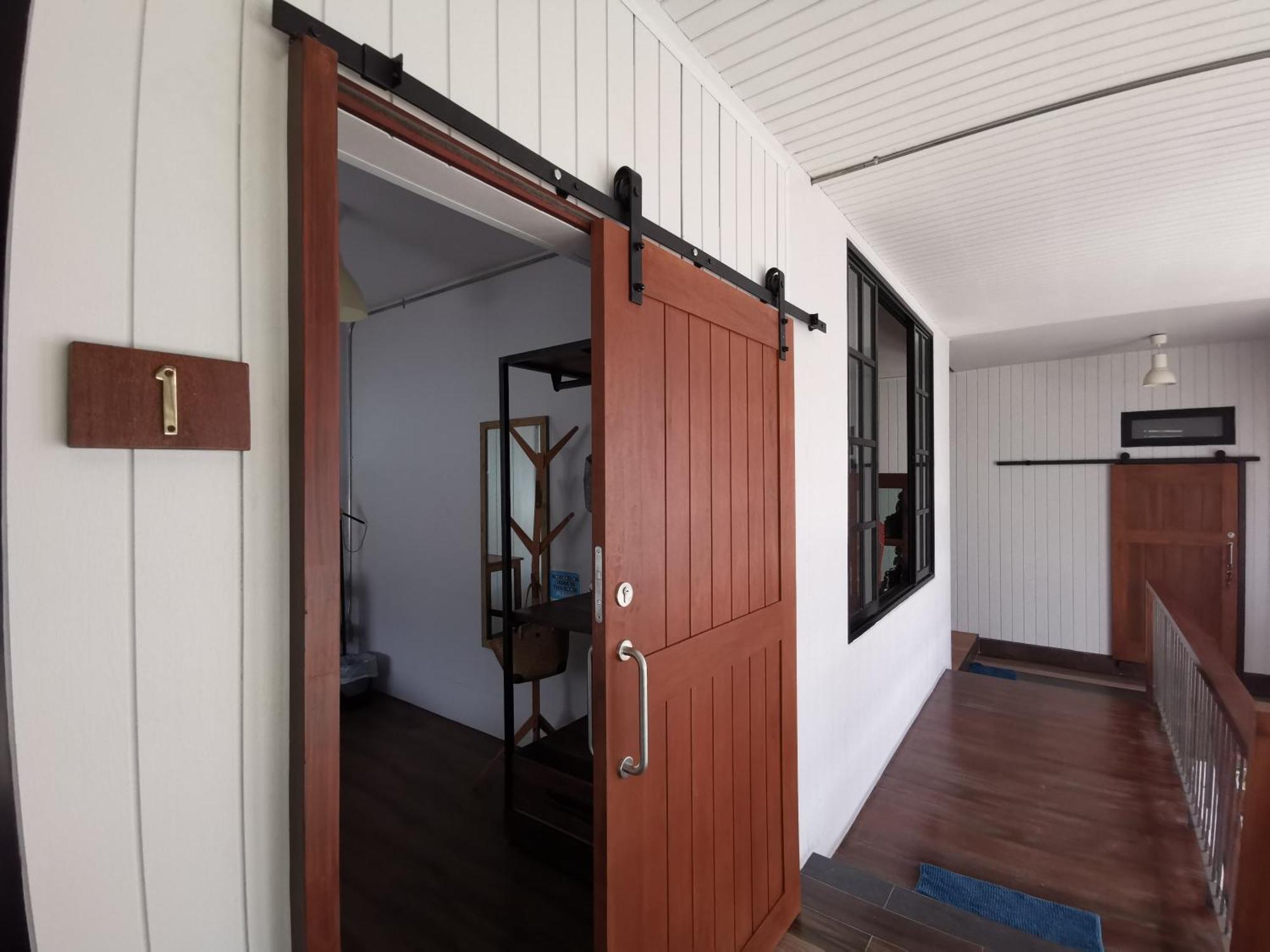 曼谷 Liaw Base House旅舍 外观 照片